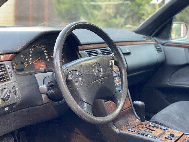 Mercedes E 220 d 1999, 390,000 km - 2.2 l - Bakı