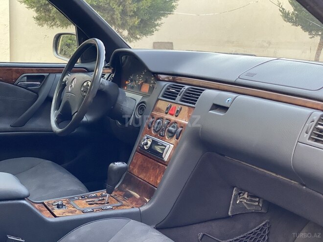 Mercedes E 220 d 1999, 390,000 km - 2.2 l - Bakı