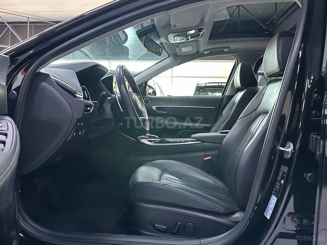 Hyundai Sonata-14