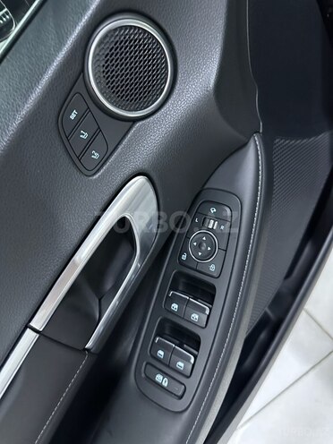 Hyundai Sonata-23