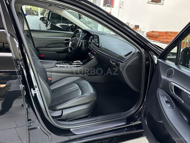 Hyundai Sonata-17