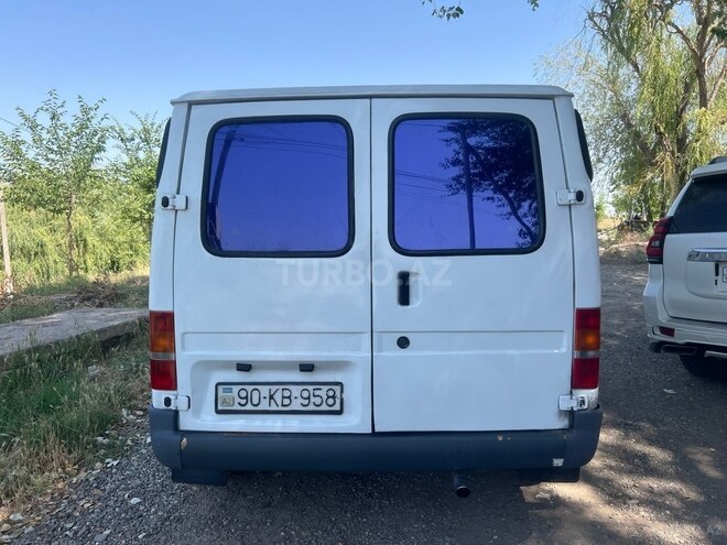 Ford Transit-7