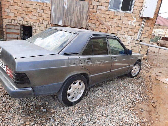 Mercedes 190 1988, 32,000 km - 2.0 l - Sumqayıt