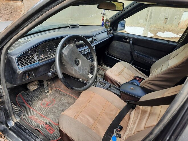 Mercedes 190 1988, 32,000 km - 2.0 l - Sumqayıt