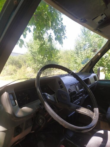 GAZ 2705-757 1996, 527,170 km - 2.4 l - Quba
