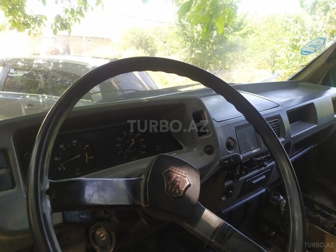 GAZ 2705-757 1996, 527,170 km - 2.4 l - Quba