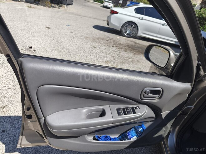 Nissan Sunny 2011, 187,000 km - 1.6 l - Bakı
