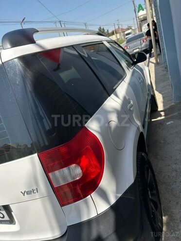 Skoda Yeti 2011, 330,000 km - 1.2 l - Bakı