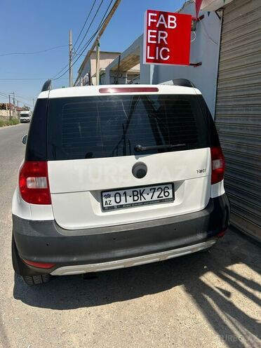 Skoda Yeti 2011, 330,000 km - 1.2 l - Bakı