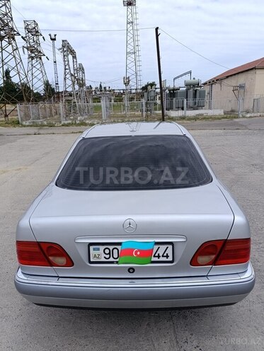 Mercedes E 230 1997, 203,000 km - 2.3 л - Bakı