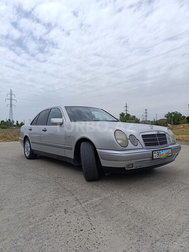 Mercedes E 230 1997, 203,000 km - 2.3 л - Bakı