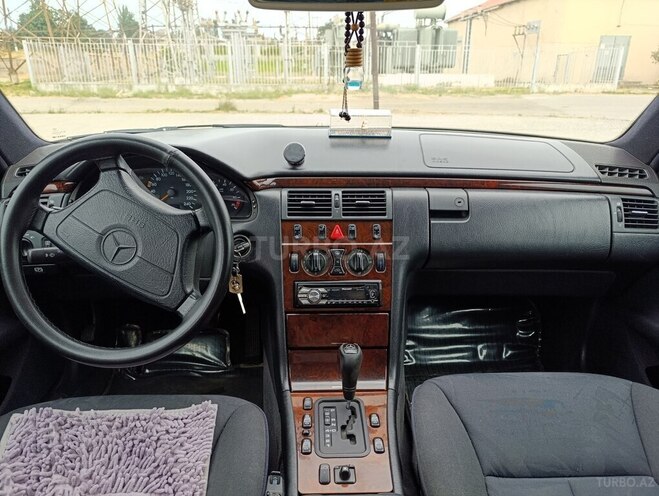 Mercedes E 230 1997, 203,000 km - 2.3 л - Bakı