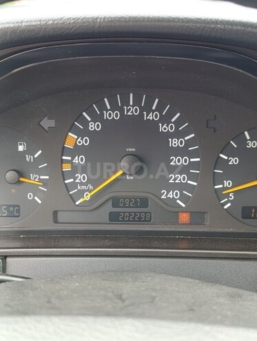 Mercedes E 230 1997, 203,000 km - 2.3 л - Bakı