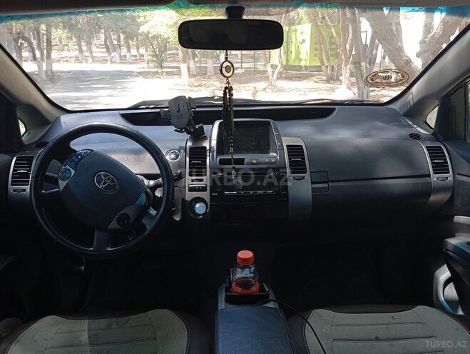 Toyota Prius-8