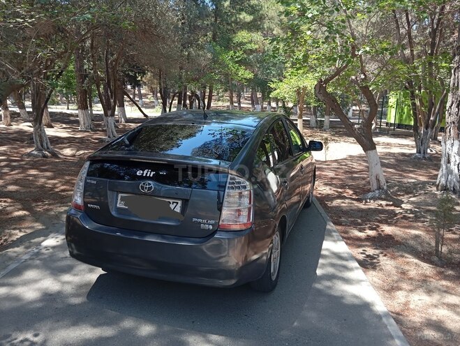 Toyota Prius-2
