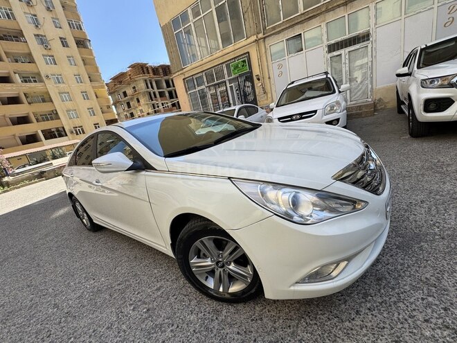 Hyundai Sonata-4