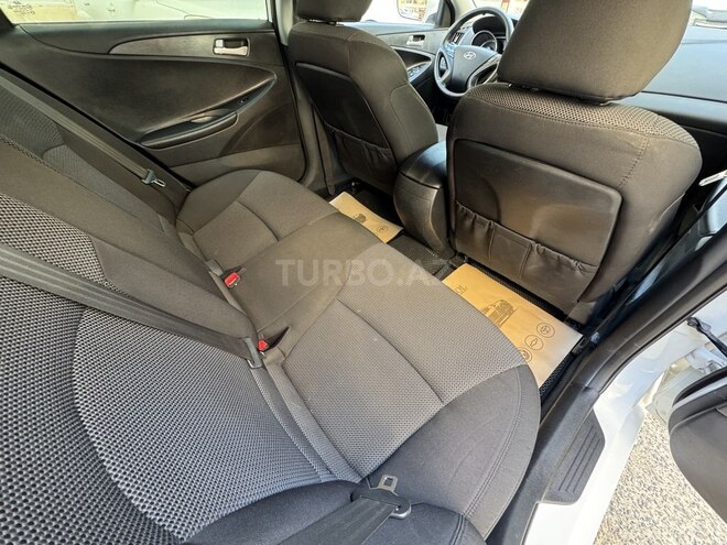 Hyundai Sonata-17