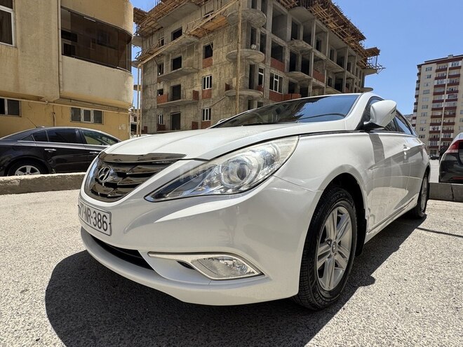 Hyundai Sonata-14