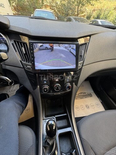 Hyundai Sonata-11