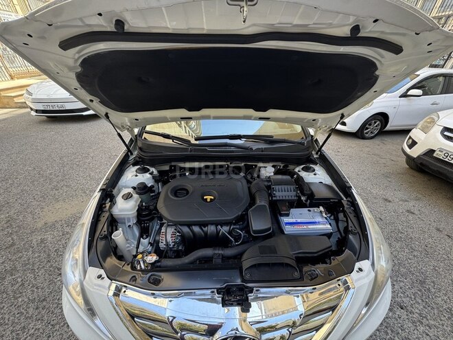 Hyundai Sonata-8