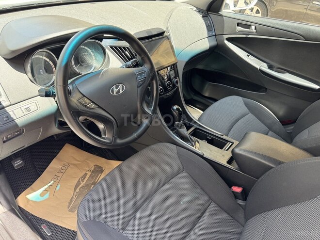 Hyundai Sonata-13