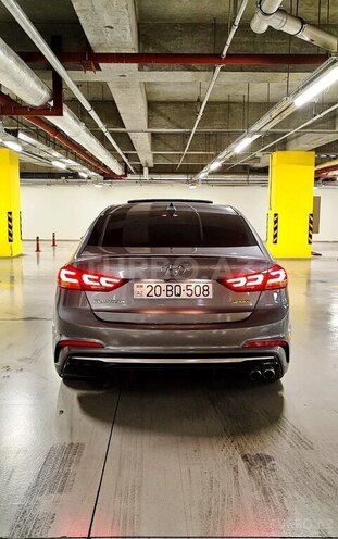 Hyundai Elantra 2018, 128,748 km - 1.6 л - Gəncə