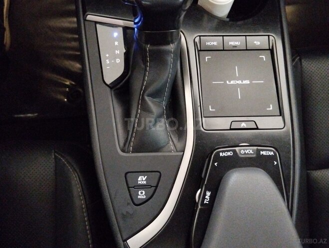 Lexus UX 250h 2020, 16,000 km - 2.0 l - Bakı