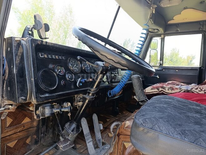 KamAz 55111 1991, 424,760 km - 11.0 l - Salyan
