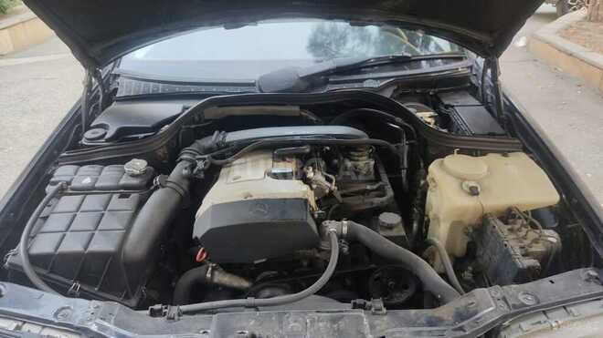 Mercedes C 200 2000, 330,000 km - 2.0 l - Bakı