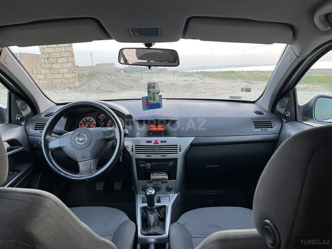 Opel Astra 2010, 289,000 km - 1.4 l - Bakı