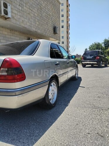 Mercedes C 180-6