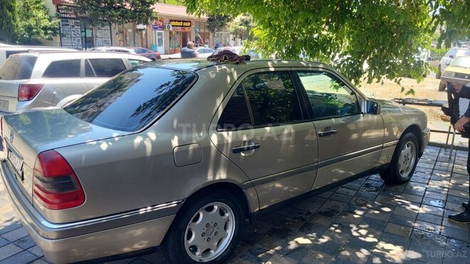 Mercedes C 180-19