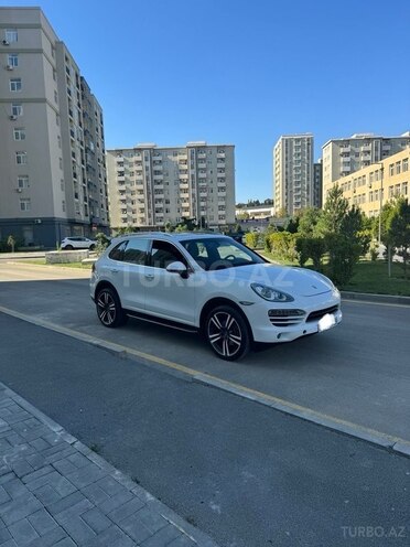 Porsche Cayenne-2