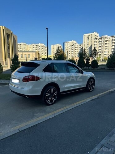 Porsche Cayenne-4