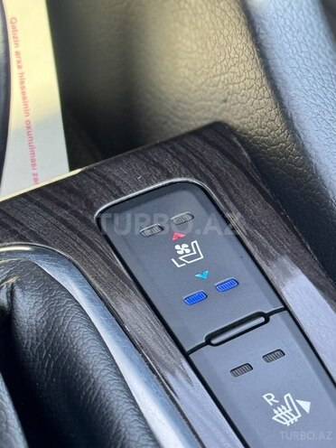 Kia K5-10