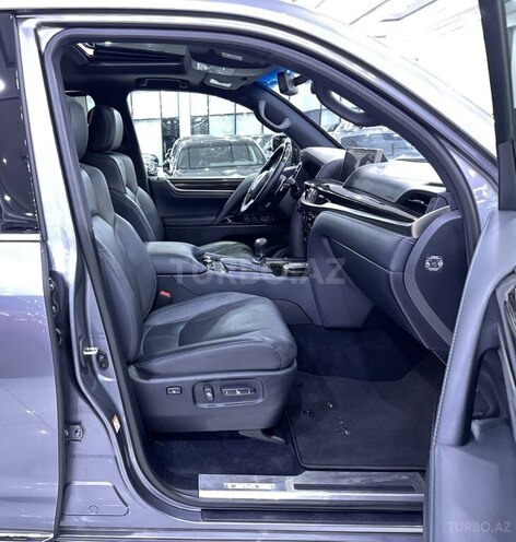 Lexus LX 570-12