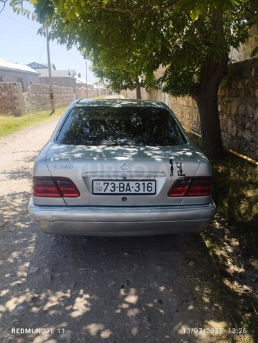 Mercedes E 240 1999, 235,000 km - 2.4 л - Şərur