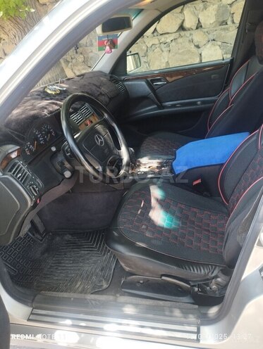 Mercedes E 240 1999, 235,000 km - 2.4 л - Şərur