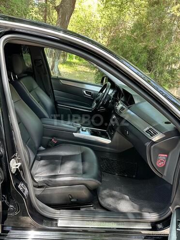Mercedes E 220-12