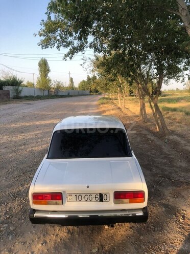 LADA (VAZ) 2107 2000, 30,000 km - 1.6 l - Salyan
