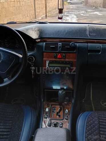 Mercedes E 240 1998, 345,342 km - 2.4 l - Sumqayıt