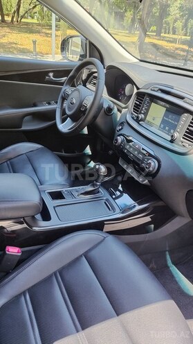 Kia Sorento-9