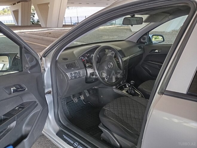 Opel Astra 2005, 241,000 km - 1.6 l - Bakı