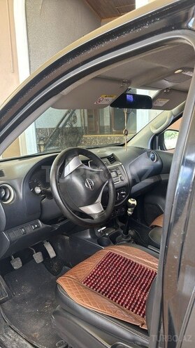 Nissan Navara 2016, 203,452 km - 2.5 l - Qazax