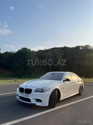 BMW 528 2010, 300,000 km - 3.0 l - Zaqatala