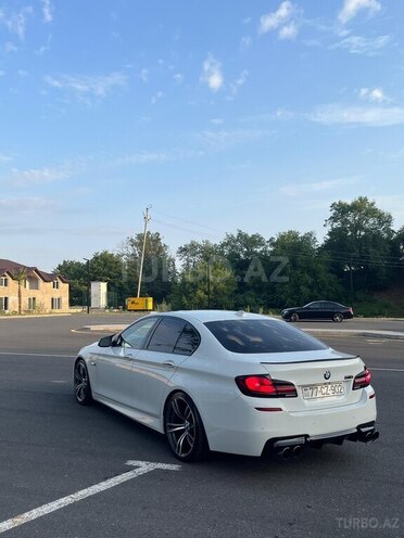 BMW 528 2010, 300,000 km - 3.0 l - Zaqatala