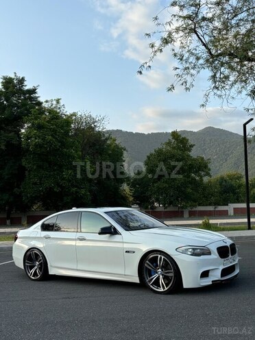 BMW 528 2010, 300,000 km - 3.0 l - Zaqatala