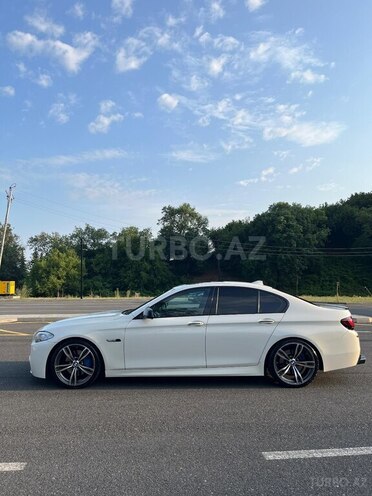BMW 528 2010, 300,000 km - 3.0 l - Zaqatala