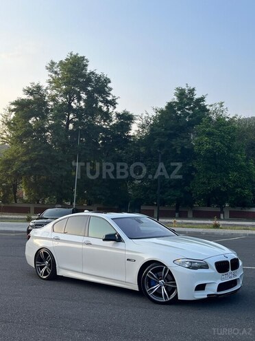 BMW 528 2010, 300,000 km - 3.0 l - Zaqatala