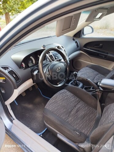 Kia Ceed 2007, 240,000 km - 1.4 l - Qazax